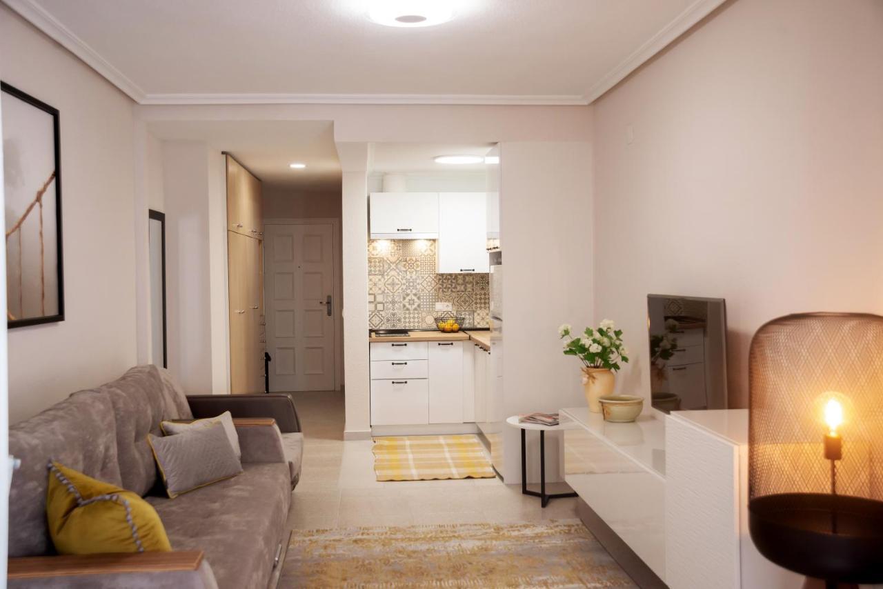 Holiday Studio Jardin Playa 또레비에하 외부 사진